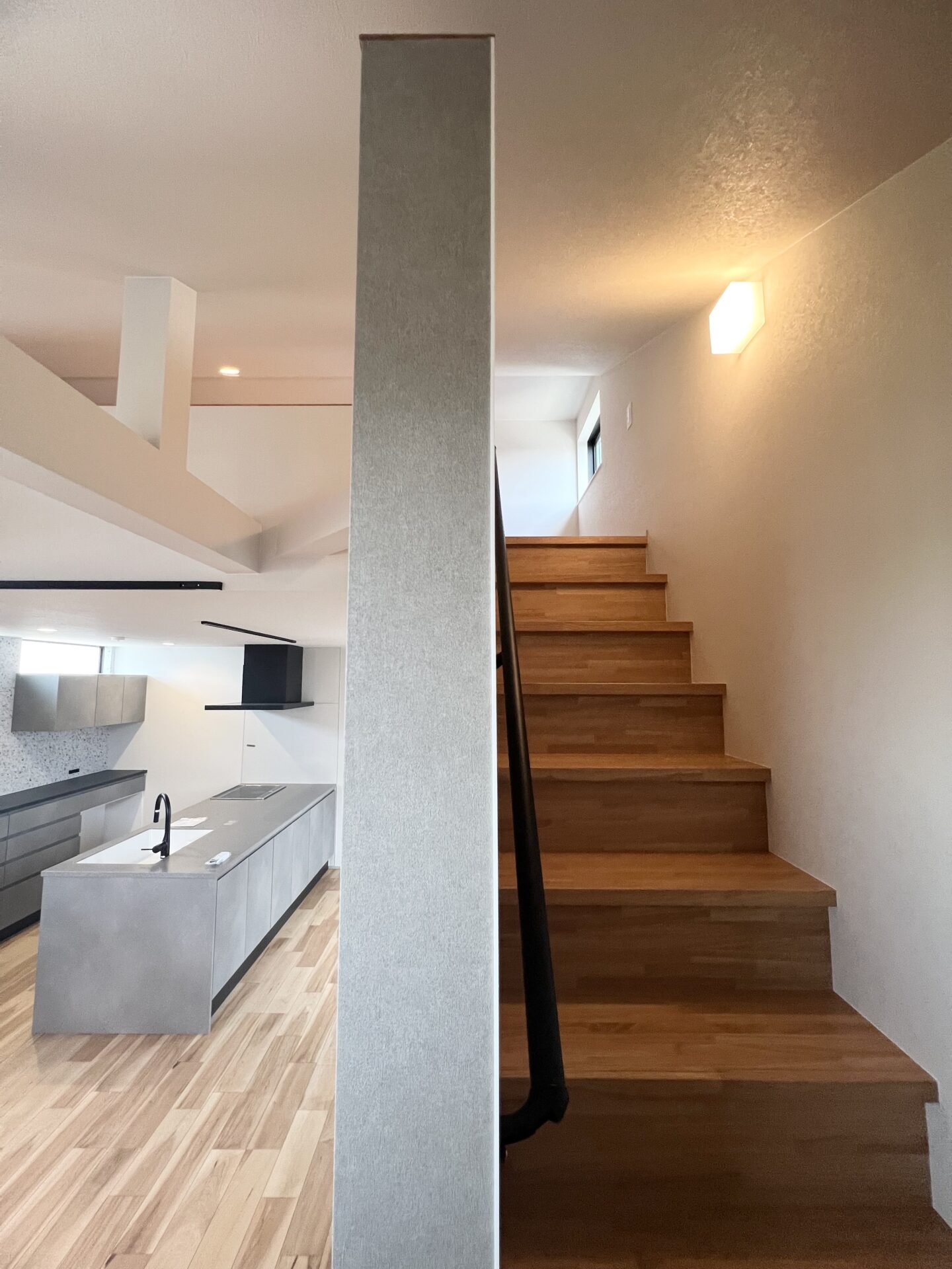大きなキッチンにこだわった2階リビングの住まい