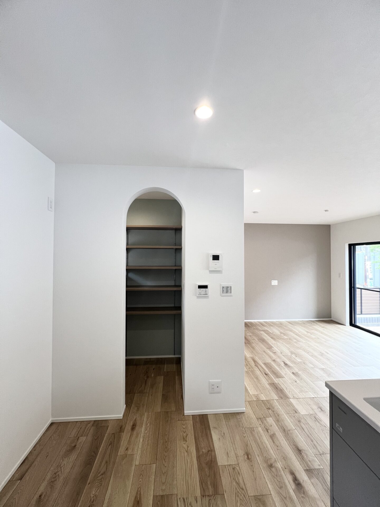 2階にシャワー室を備えた快適な住まい