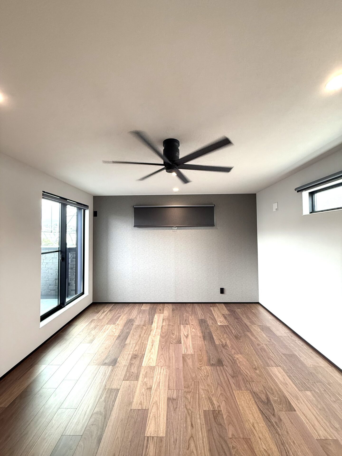 フロアを分けてのんびり過ごせる3階建て